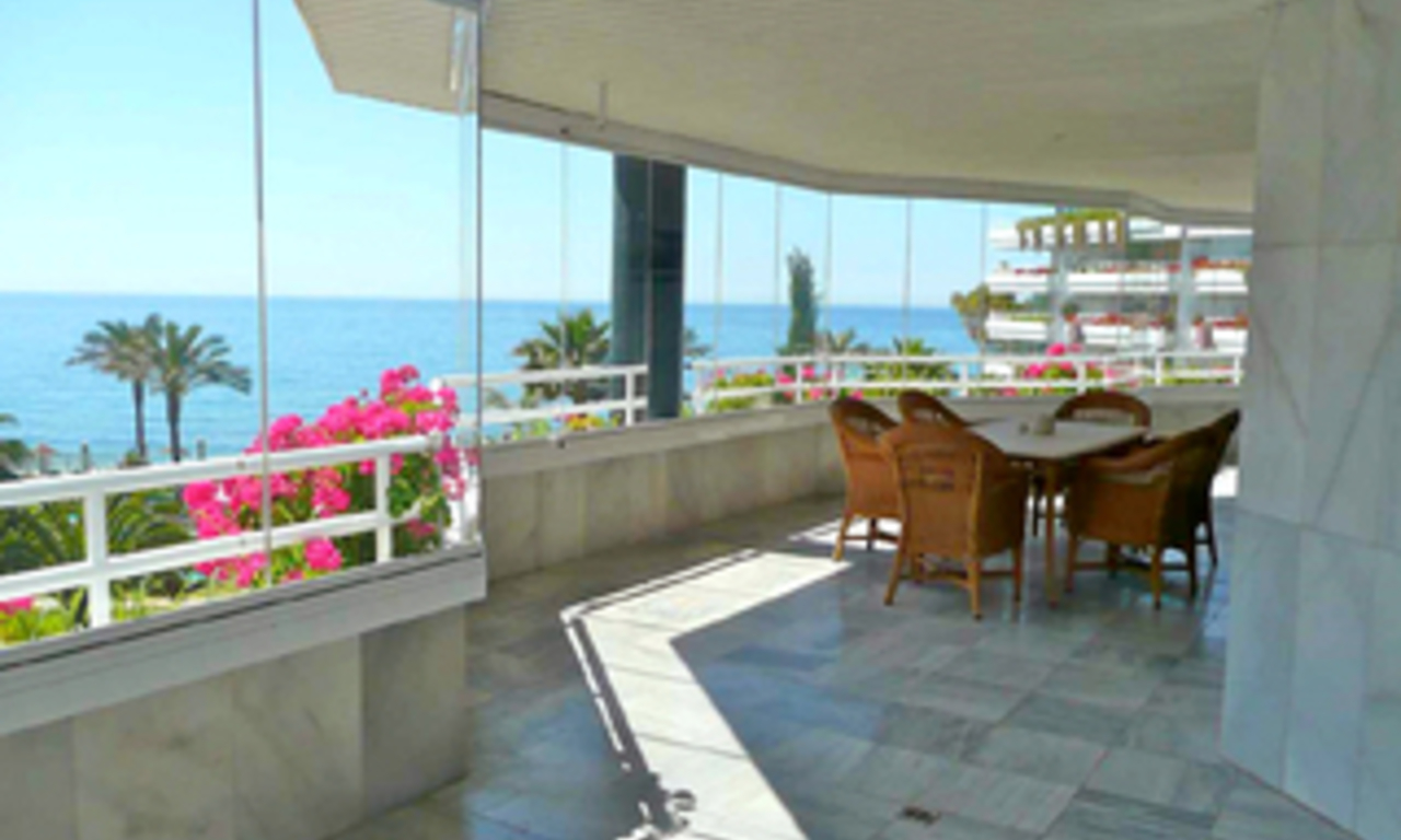 Beachfront apartment to buy, Golden Mile, Puerto Banus - Marbella 1