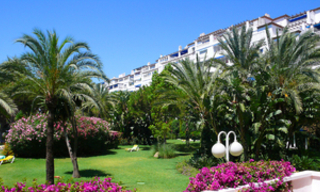Beachside luxury apartment for sale in Playas del Duque, Puerto Banus, Marbella 12