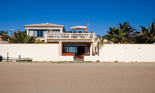 Beachfront villa for sale in Marbella east, Costa del Sol 5