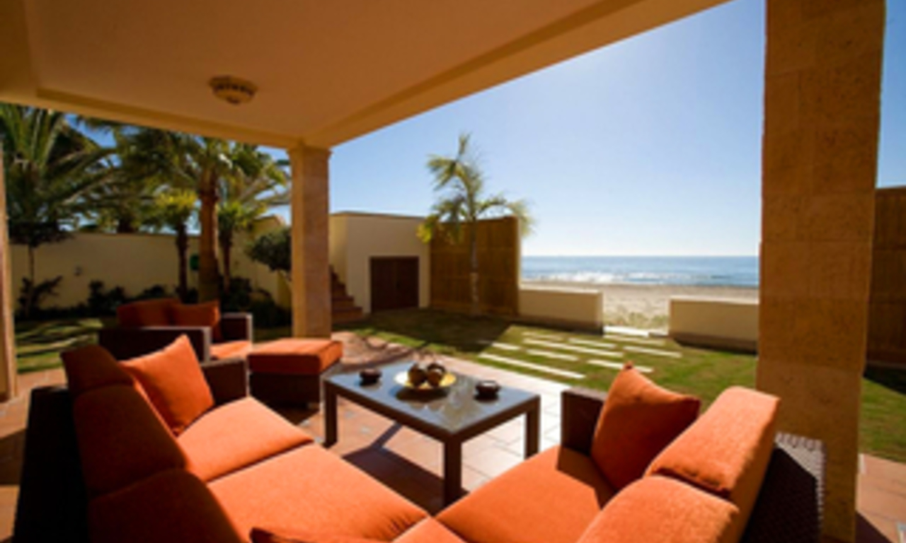 Beachfront villa for sale in Marbella east, Costa del Sol 2