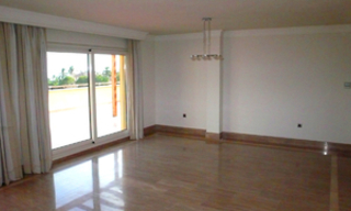 Luxury Penthouse apartment for sale in “Condado de Sierra Blanca”, Golden Mile - Marbella 6