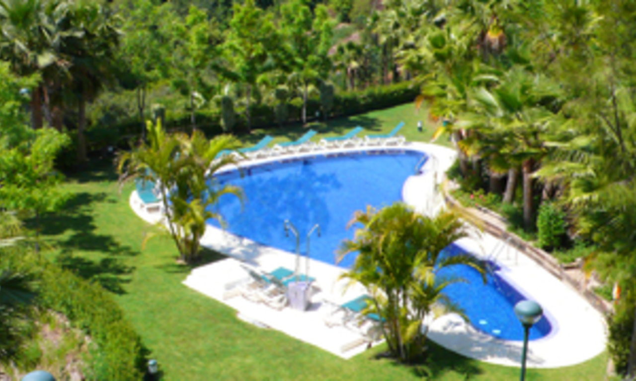 Luxury Penthouse apartment for sale in “Condado de Sierra Blanca”, Golden Mile - Marbella 18