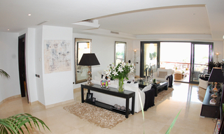 Luxury beachfront apartment for sale in Puerto Banus - Marbella 14