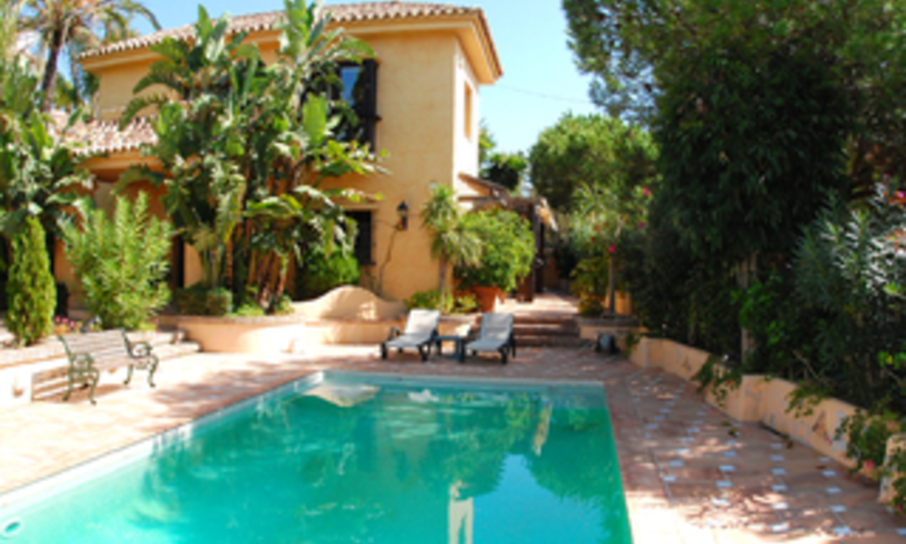 Bargain Beachside Villa for Sale in Marbella East 0