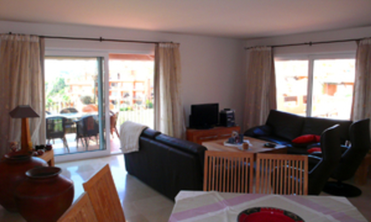 Beachfront penthouse apartment for sale in La Duquesa, Costa del Sol, Spain 10
