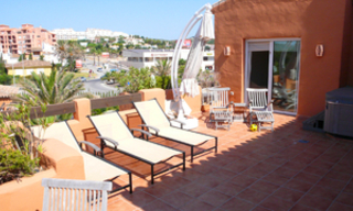 Beachfront penthouse apartment for sale in La Duquesa, Costa del Sol, Spain 5