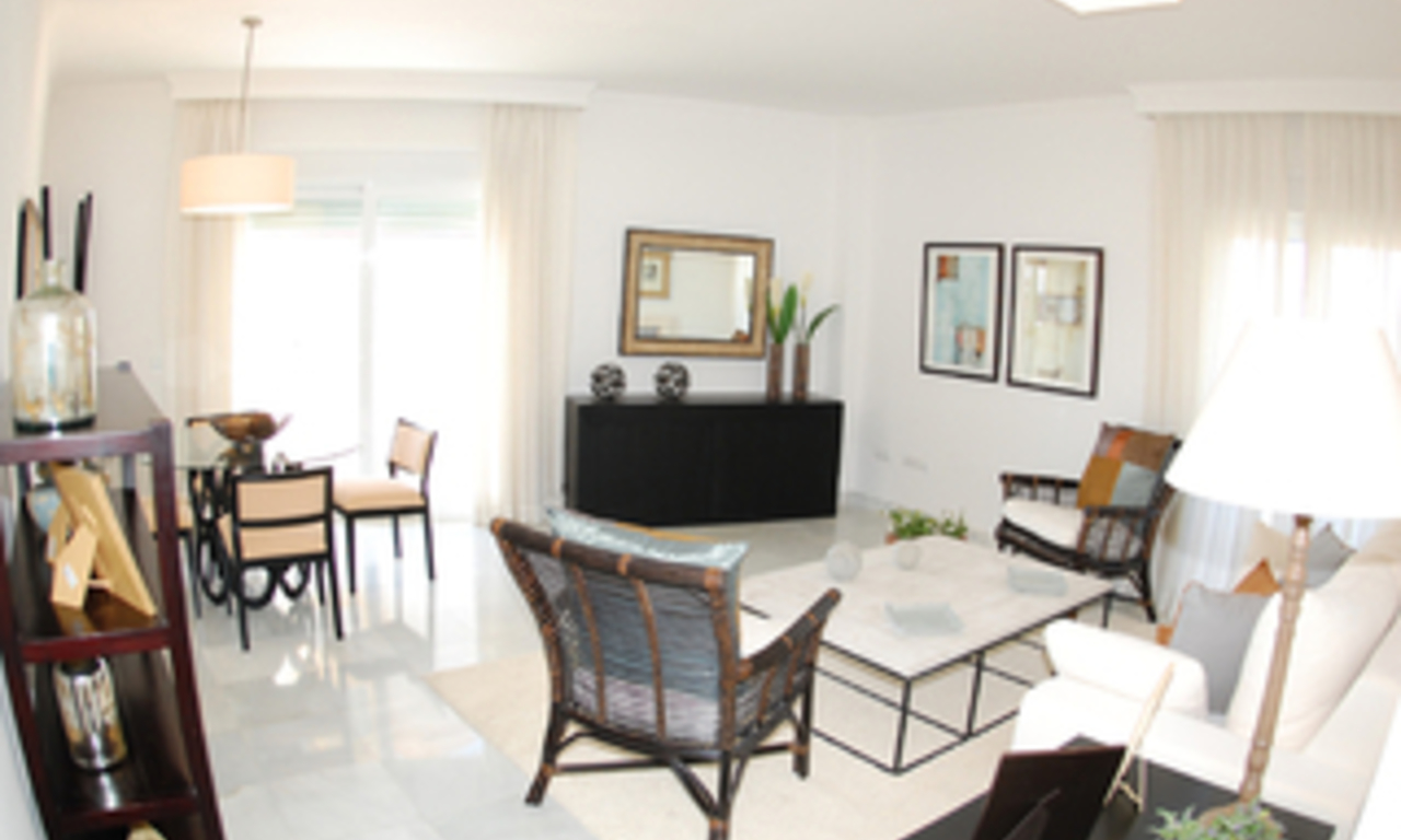 New frontline beach penthouse for sale, on the boulevard in the centre of Estepona 9