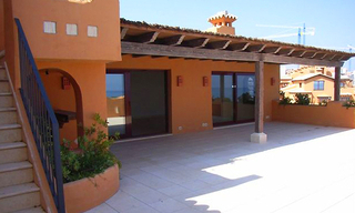 Beachfront luxury penthouse apartment for sale, on the New Golden Mile, between Marbella and Estepona 4