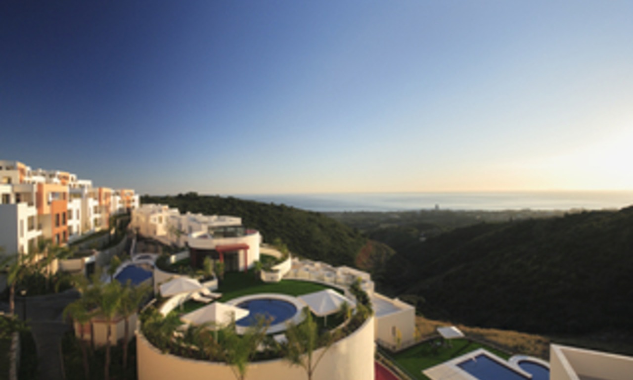New luxury modern penthouse apartments to buy in Marbella, Costa del Sol 15