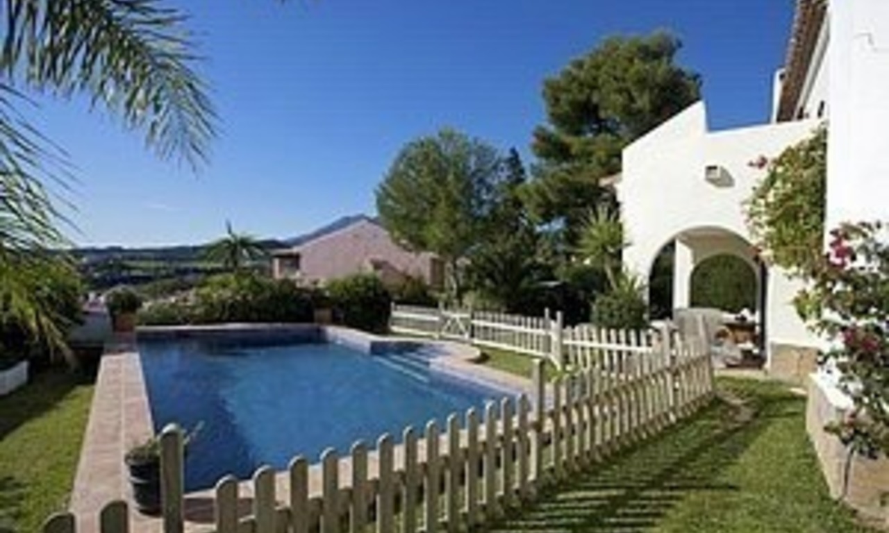 Bargain detached villa for sale in Estepona, Costa del Sol 8