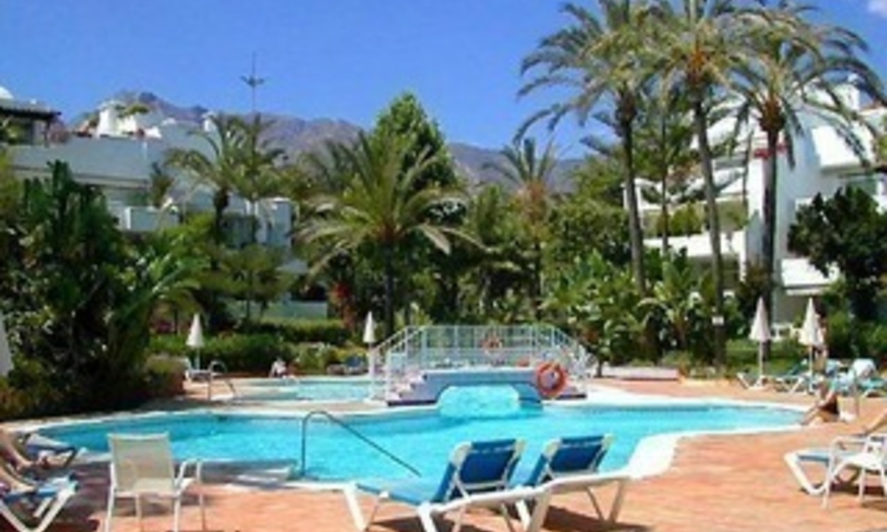 Apartment for sale in a beachfront complex on the Golden Mile at easy walking distance to Marbella centre 2