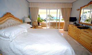 Spacious frontline beach penthouse for sale, New Golden Mile, between Marbella and Estepona. 16
