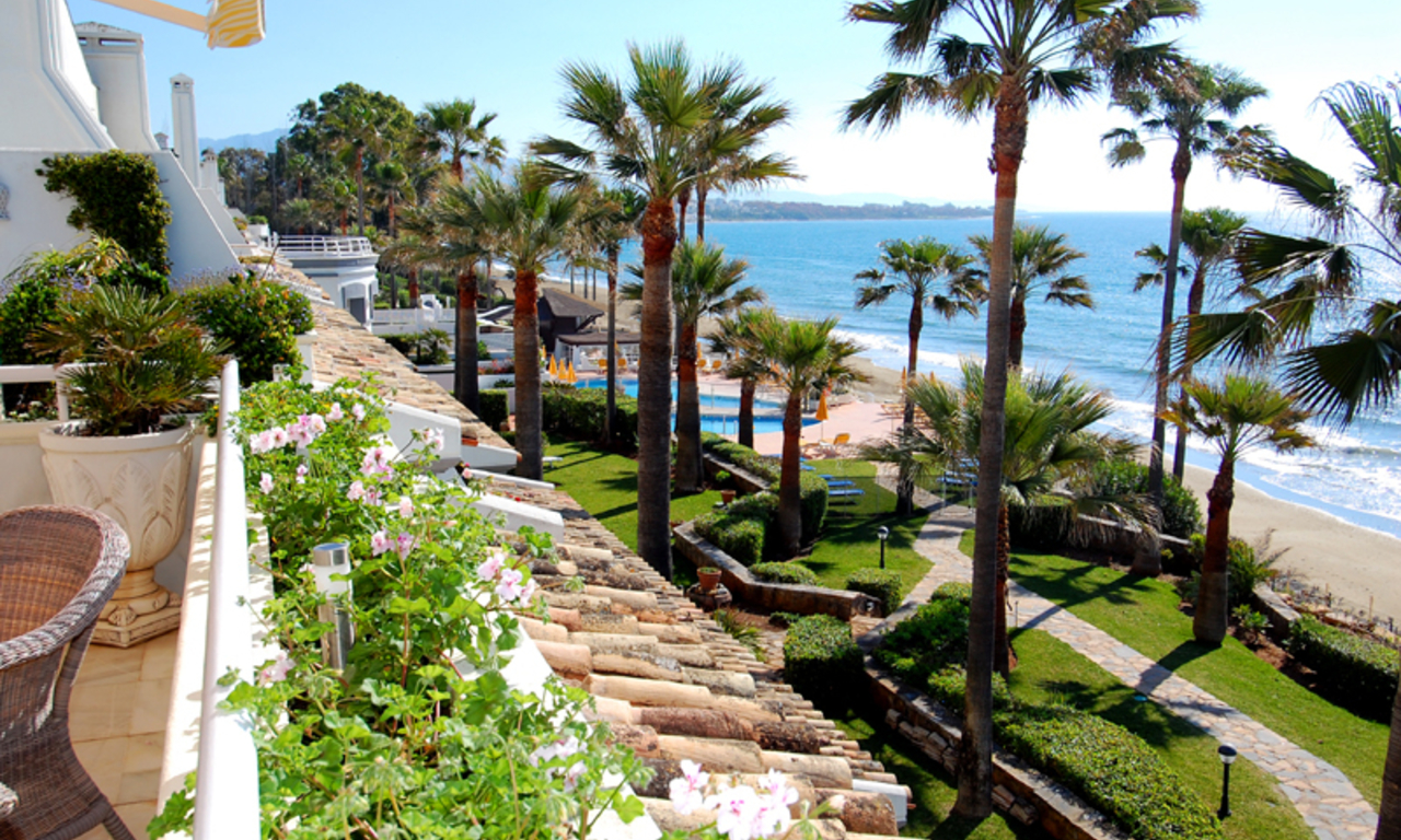 Spacious frontline beach penthouse for sale, New Golden Mile, between Marbella and Estepona. 2