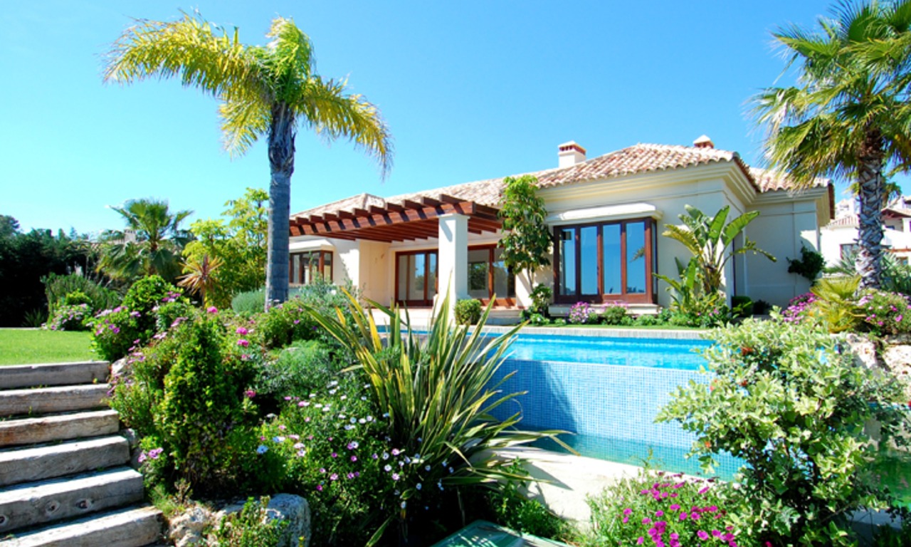 New villa in a gated resort in the area of Marbella – Benahavis 0