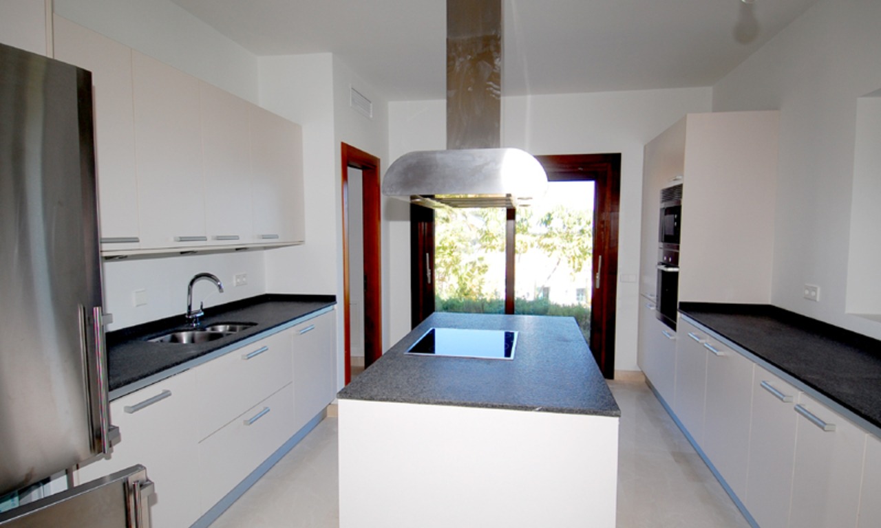New villa in a gated resort in the area of Marbella – Benahavis 11