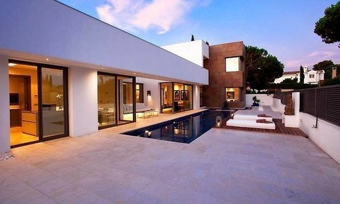New Contemporary villa for sale on the Golden Mile in Marbella 