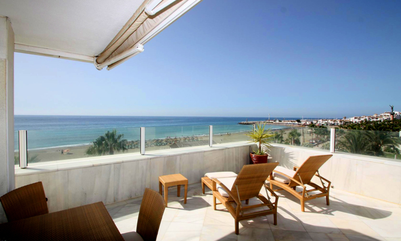 Frontline beach luxury penthouse for sale in Puerto Banus - Marbella 7