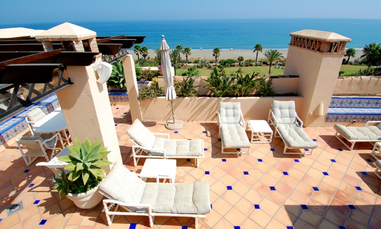 Frontline beach penthouse for sale - New Golden Mile between Puerto Banus (Marbella) and the centre of Estepona 2