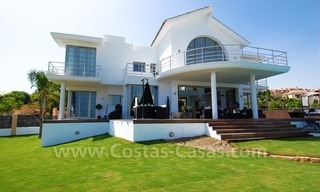 Distressed sale - Modern style villa for sale in a gated golf resort between Marbella, Benahavis and Estepona 3