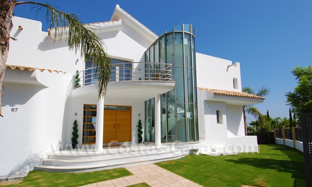 Distressed sale - Modern style villa for sale in a gated golf resort between Marbella, Benahavis and Estepona 5