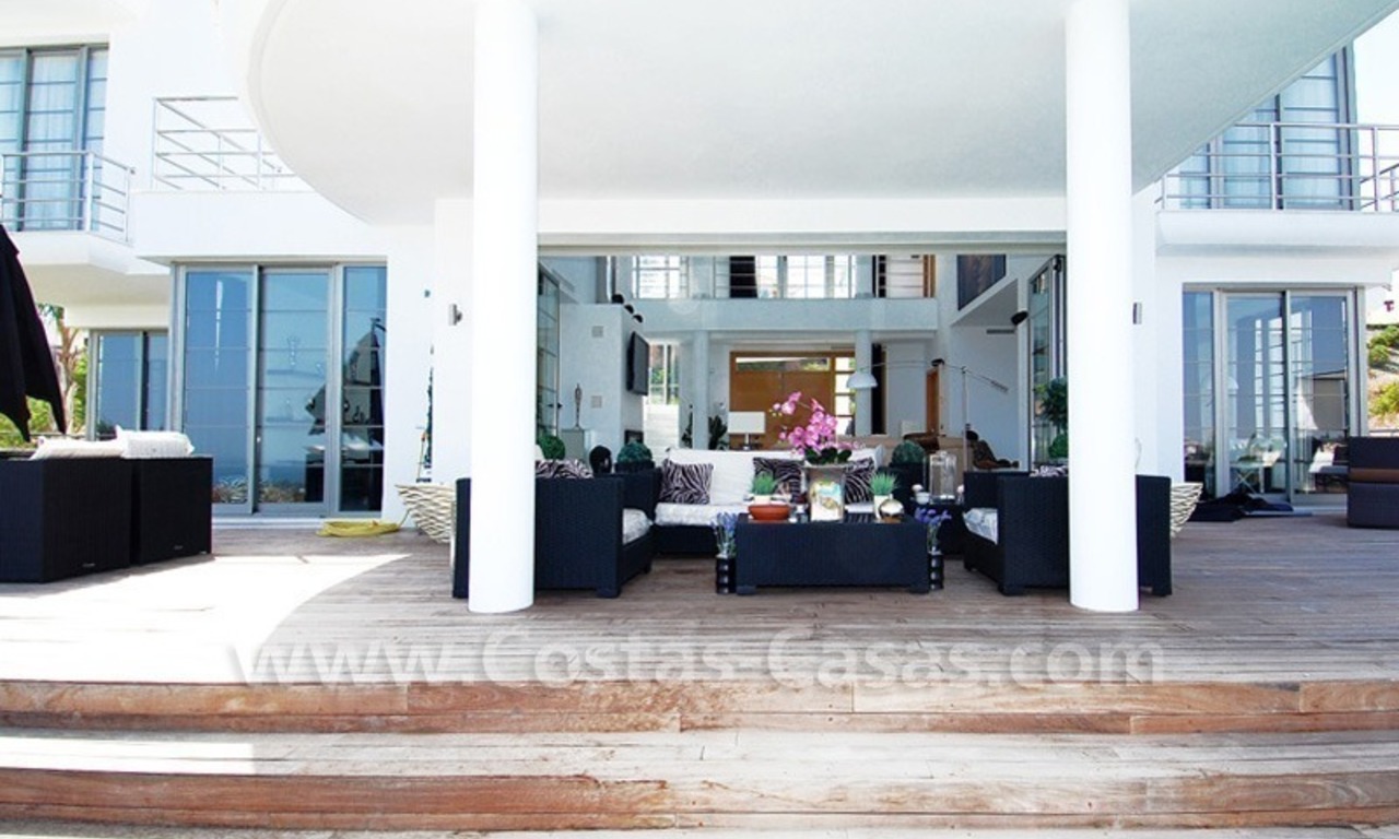 Distressed sale - Modern style villa for sale in a gated golf resort between Marbella, Benahavis and Estepona 7