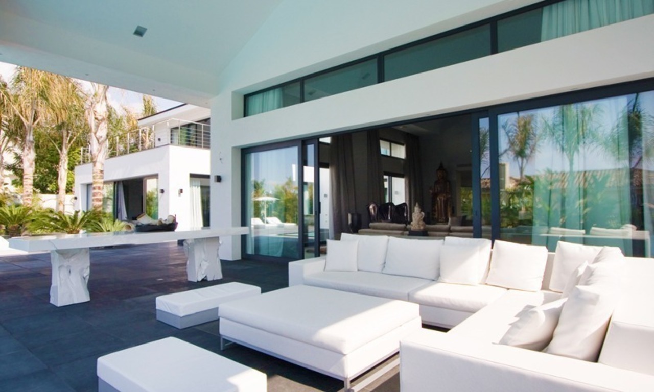Contemporary new luxury villa for sale exclusive beachside Los Monteros Playa - Marbella 7