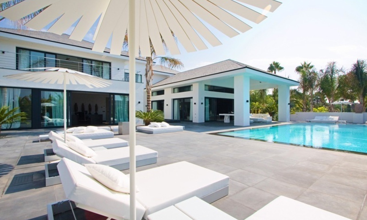 Contemporary new luxury villa for sale exclusive beachside Los Monteros Playa - Marbella 6