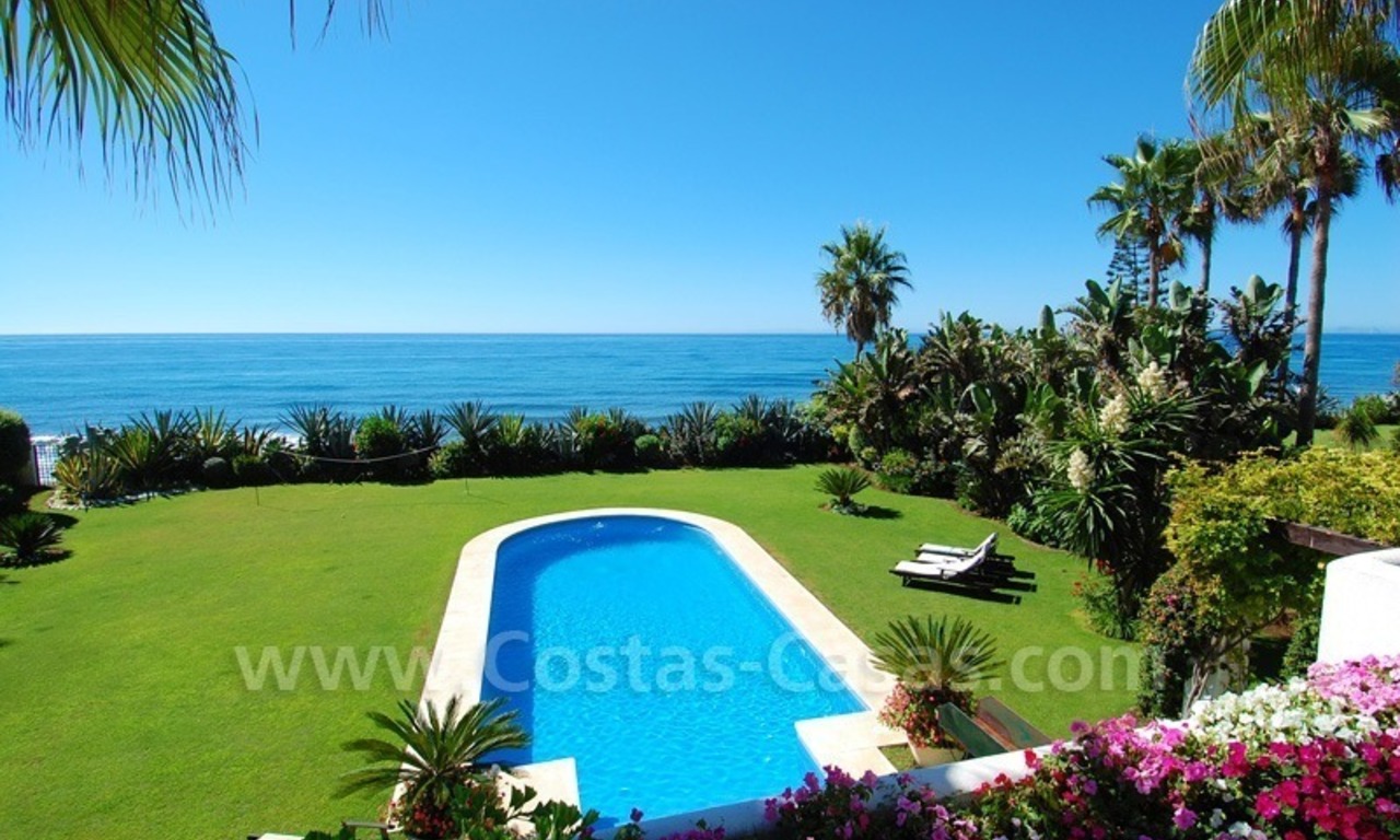 Exclusive frontline beach villa for sale, Marbella - Estepona 24