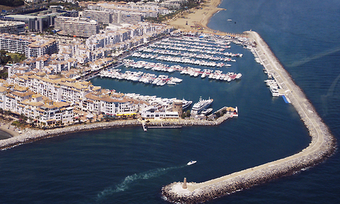 Commercial property for rent in the port of Puerto Banus in Marbella 