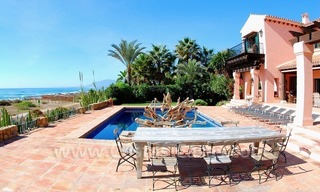 Beachfront exclusive villa for sale, frontline beach, Los Monteros - Bahia de Marbella - Marbella 4