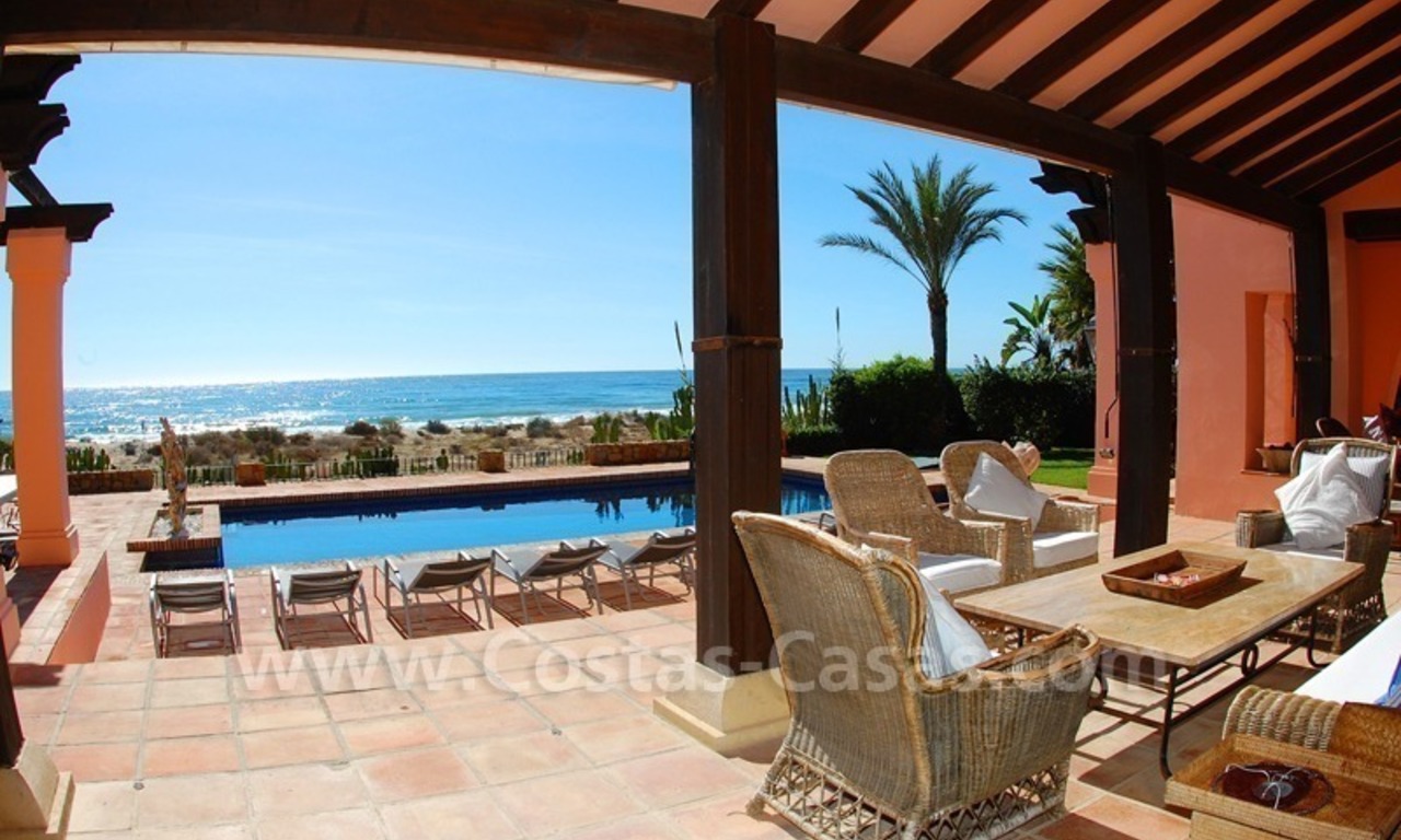 Beachfront exclusive villa for sale, frontline beach, Los Monteros - Bahia de Marbella - Marbella 10
