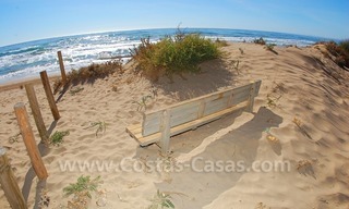 Beachfront exclusive villa for sale, frontline beach, Los Monteros - Bahia de Marbella - Marbella 15