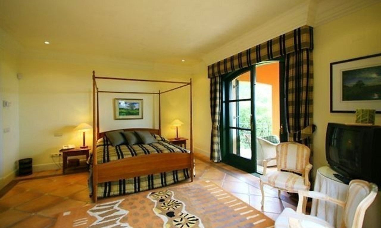 Luxury villa for sale, Gated secure golf resort, Marbella - Benahavis area, gated and secure golf resort 10