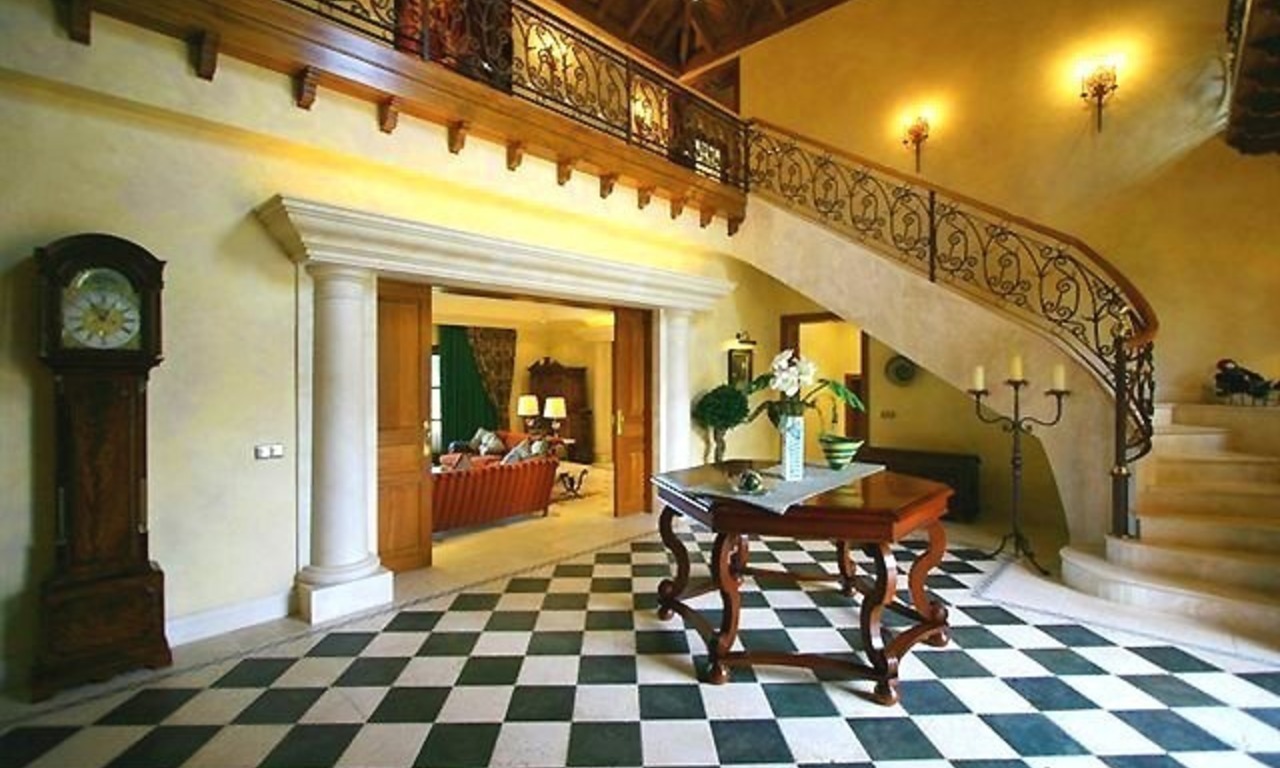 Luxury villa for sale, Gated secure golf resort, Marbella - Benahavis area, gated and secure golf resort 4