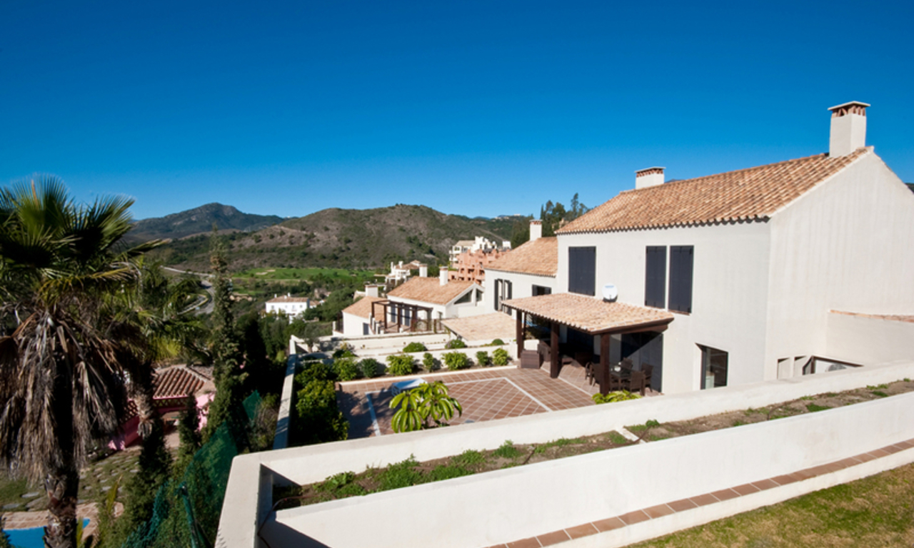Modern houses for sale in the area of Marbella – Benahavis at the Costa del Sol 11