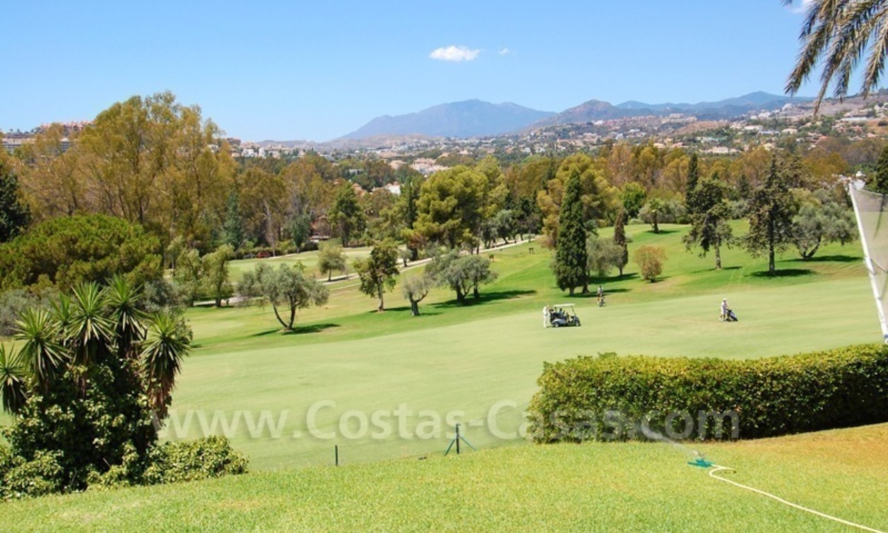 Bargain Frontline golf Townhouses for sale in Nueva Andalucia, Marbella 2