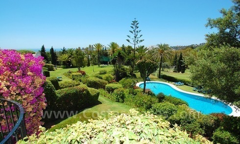 Bargain Frontline golf Townhouses for sale in Nueva Andalucia, Marbella 