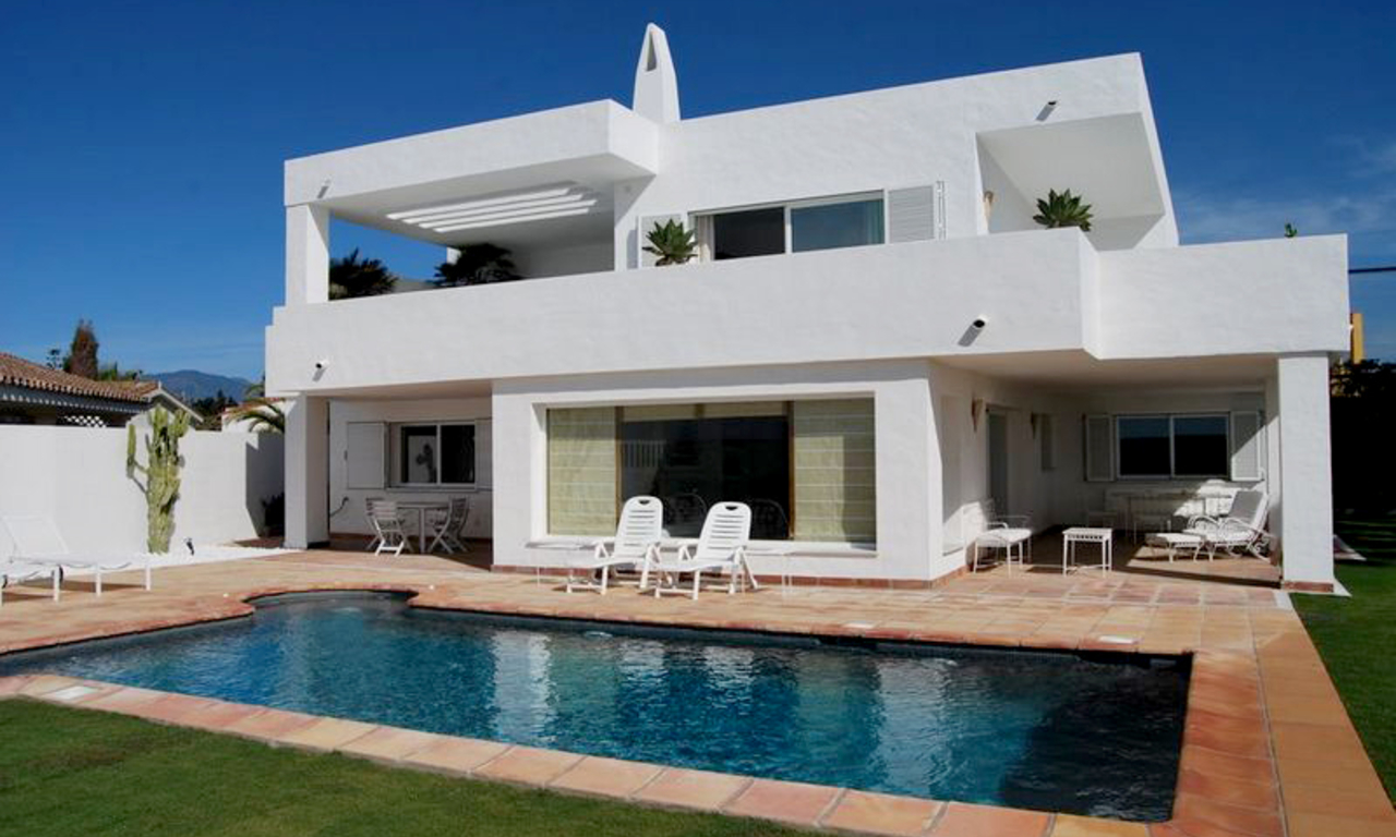 Frontline beach and front line golf villa for sale in Marbella 2