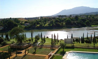 Frontline golf apartments and penthouse for sale in Golf resort Marbella - Benahavis - Estepona 8