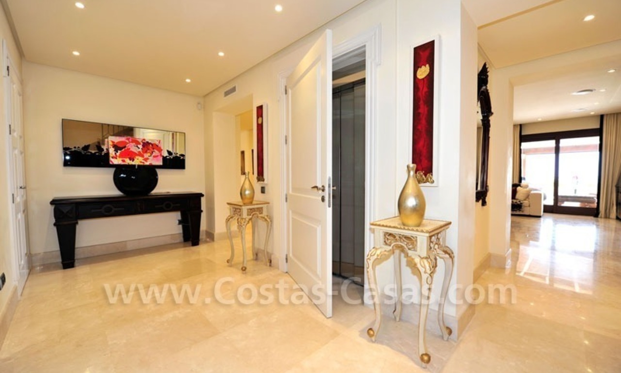 Los Monteros Playa – Marbella: exclusive frontline beach penthouse apartment for sale 10
