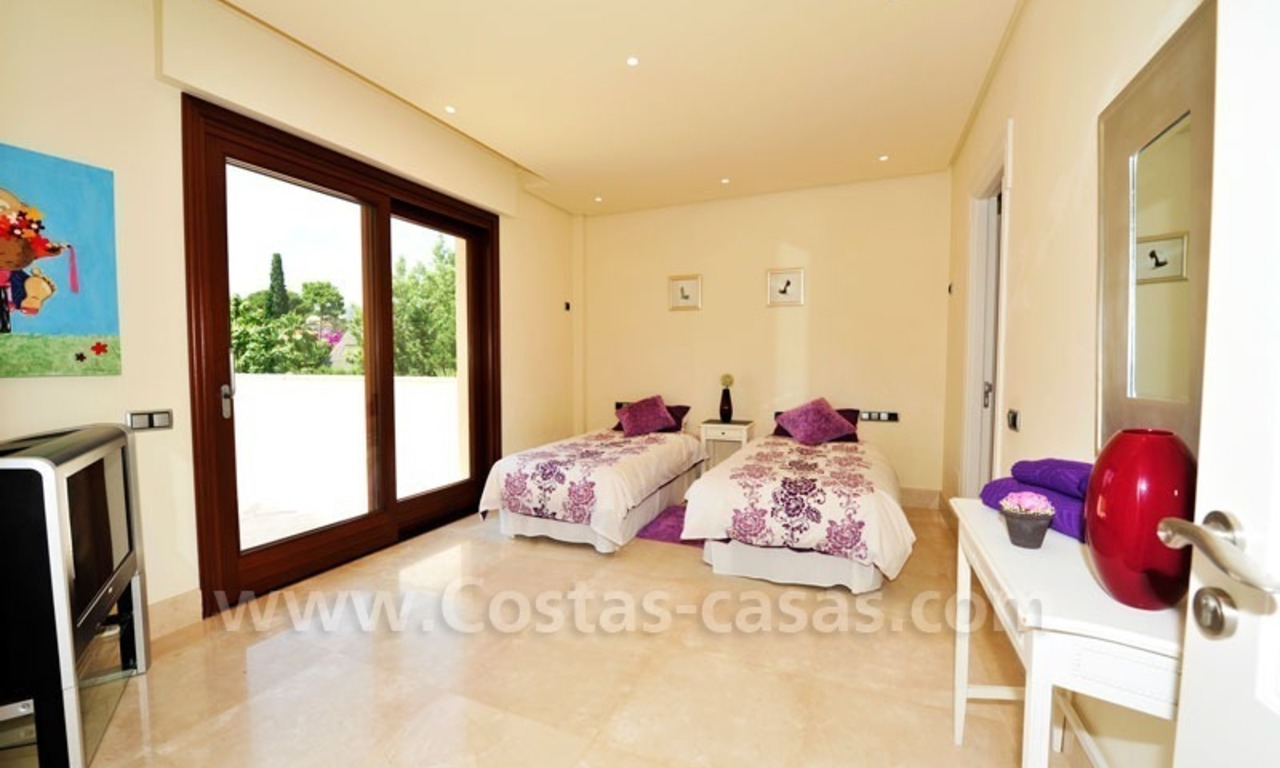 Los Monteros Playa – Marbella: exclusive frontline beach penthouse apartment for sale 22