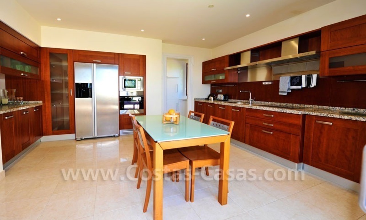 Los Monteros Playa – Marbella: exclusive frontline beach penthouse apartment for sale 18