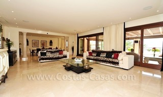 Los Monteros Playa – Marbella: exclusive frontline beach penthouse apartment for sale 11
