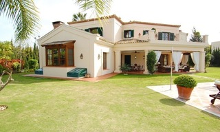 Elegant exclusive villa for sale near Puerto Banus in Marbella 3