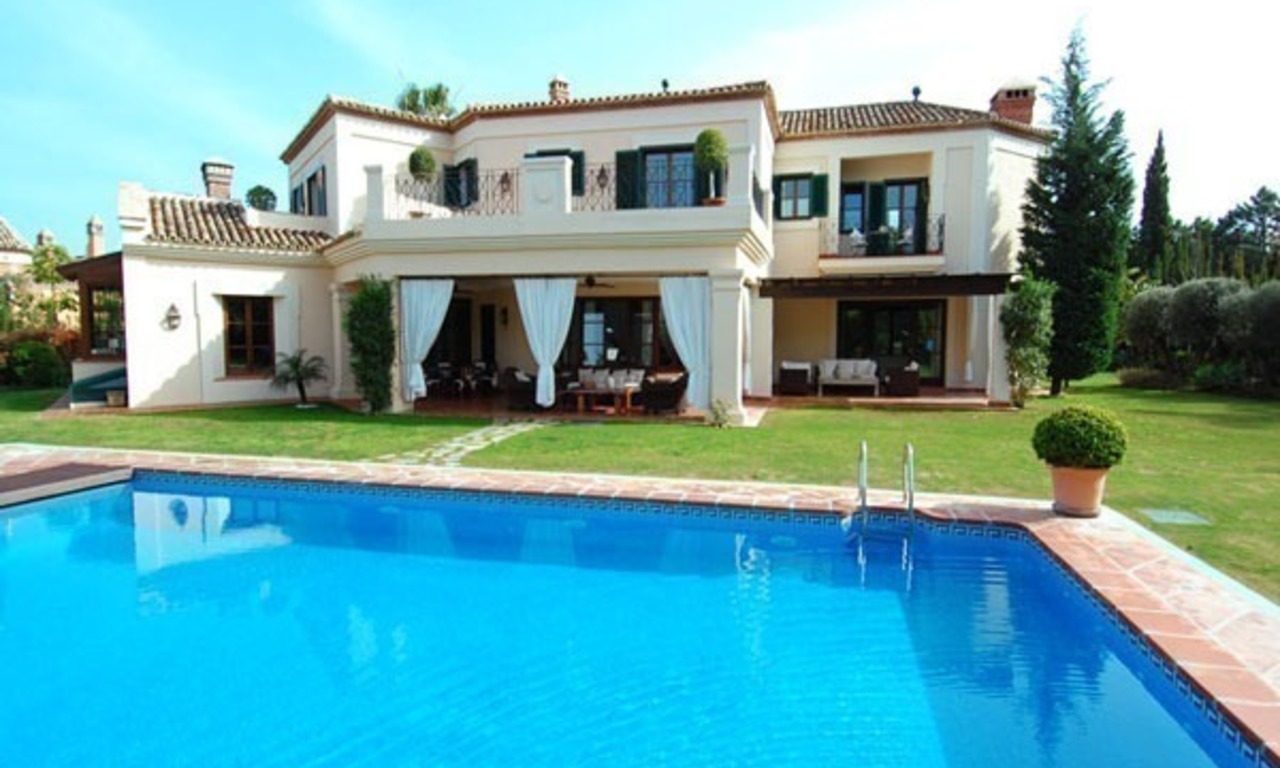 Elegant exclusive villa for sale near Puerto Banus in Marbella 1