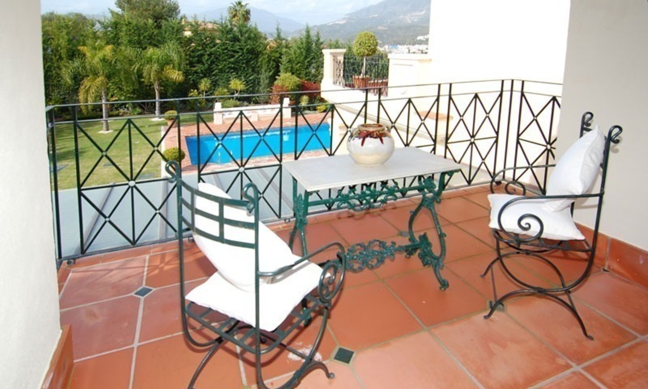 Elegant exclusive villa for sale near Puerto Banus in Marbella 28