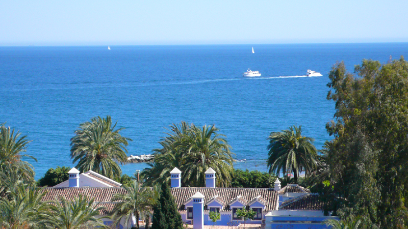 Beachside luxury Apartment for sale, Puerto Banus - Marbella