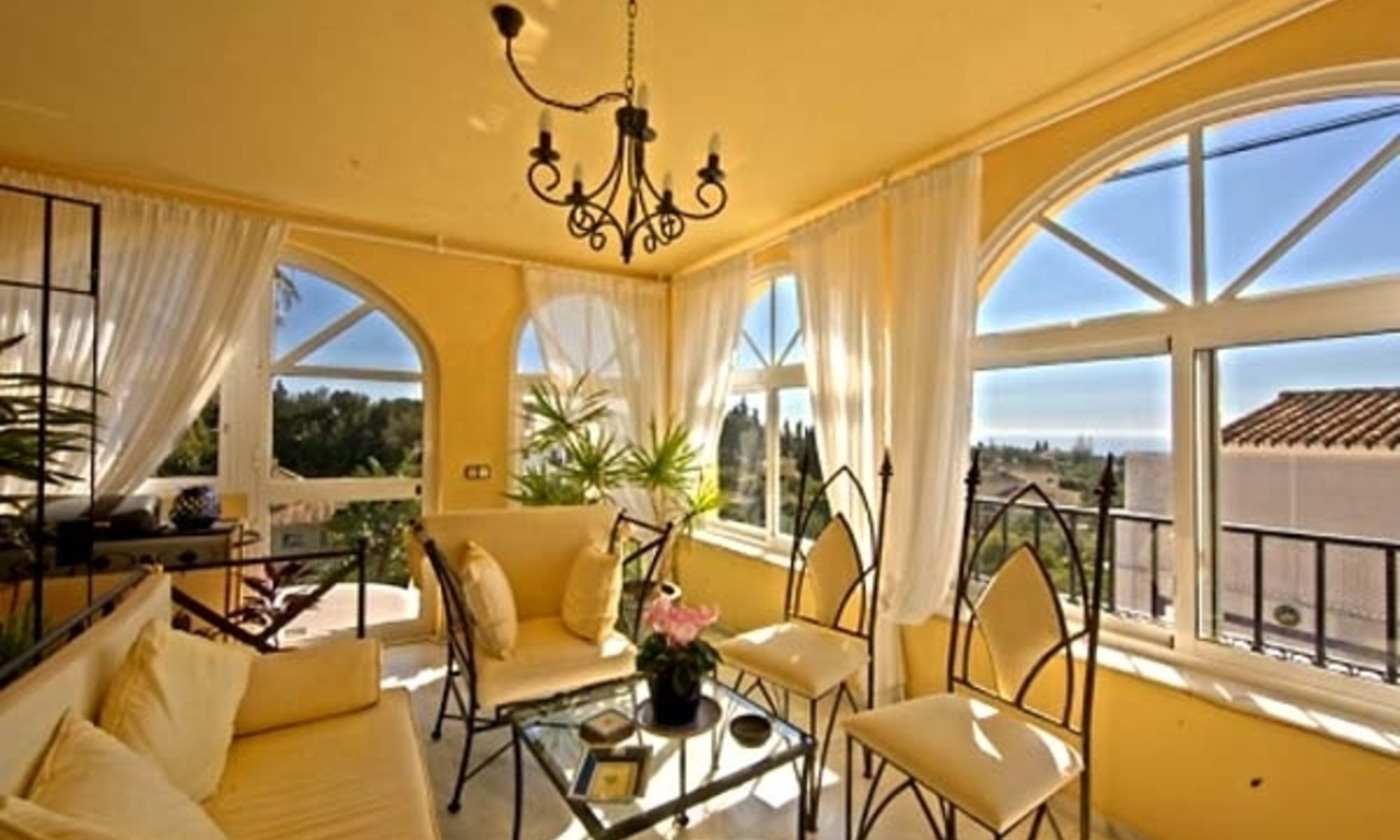 Spacious villa for sale in El Rosario with very nice views in East Marbella 9