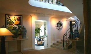 Beachfront luxury villa to buy in Marbella West 8
