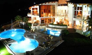 Contemporary luxury villa for sale, frontline golf, Marbella - Benahavis 3